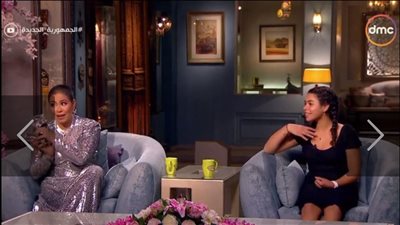  لهذا السبب.. شيرين عبد الوهاب تخلع حذائها على الهواء