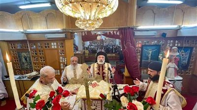  الأنبا باسيليوس يترأس قداس ختام العام الميلادي بكنيسة أرض سلطان