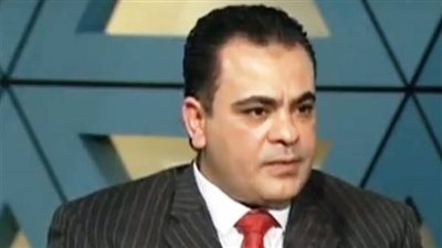 خبير مالي يقدم شرح تفصيلي لأداء البورصة المصرية خلال عام 2021