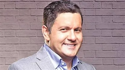 برسالة وصورة مبهجة.. إدوارد يهنئ نجلته بعيد ميلادها الـ 19 