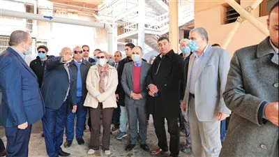 وزيرة البيئة تتفقد وحدة معالجة مياه الصرف الصناعي بإحدي الشركات