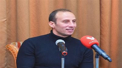 أمير توفيق يعلن موعد ومكان صلاة الجنازة على والده