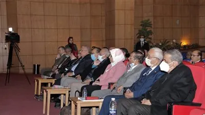 وزير التعليم يلتقى خبراء كليات التربية لمناقشة خطة التعاون المشترك