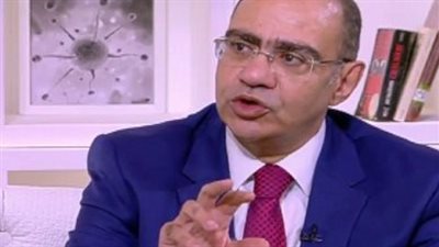 هل كورونا أقوى أم المتحور الجديد؟.. حسام حسني يُجيب (فيديو)