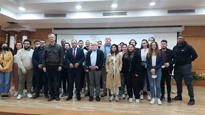 محافظ بورسعيد يستقبل وفد جامعة السوربون الفرنسية (صور)