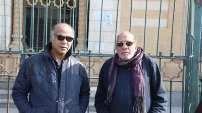 انتهاء جنازة احمد الحجار بحضور عدد كبير من الفنانين اشرف زكي واحمد عبد العزيز الأبرز