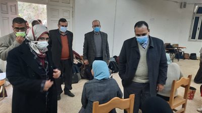 نائب رئيس جامعة بنها يتفقد سير الامتحانات بكلية الطب البيطري