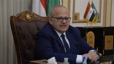 الخشت يتلقى تقريرا عن حصاد جامعة القاهرة في تجديد الخطاب الديني