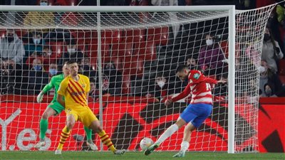 أهداف مباراة برشلونة وغرناطة في الدوري الإسباني 