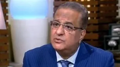 مساعد وزير الداخلية الأسبق يتلقى نبأ وفاة شقيقه على الهواء