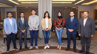 وزيرة الهجرة تلتقي المصريين بالخارج المشاركين في منتدى شباب العالم