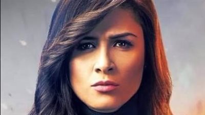 ياسمين عبد العزيز تتصدر استفتاء 