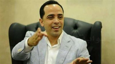 أستاذ قانون يطالب بتكريم تهاني الجبالي في منتدى شباب العالم (فيديو) 