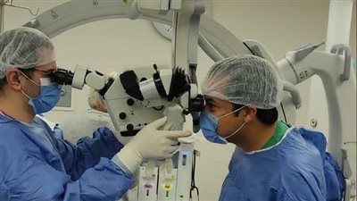 الرعاية الصحية: نجاح أول جراحة ميكروسكوبية لإصلاح عيب خلقي بالجفن بالإسماعيلية