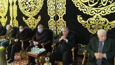 محافظ القليوبية يقدم واجب العزاء في شقيق 