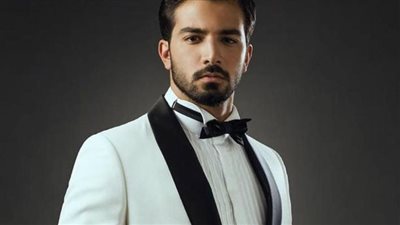 الفنان حازم إيهاب: سنرى عروضا مبهرة في مسرح شباب العالم بقيادة خالد جلال
