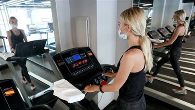 طبيبة روسية: الكثيرون يقترفون خطأ كبيرا بعد التعافي من “كوفيد-19”