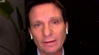 بيل واير يشارك في الجلسة الرئيسية 