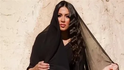 ميرنا نور الدين تتألق بالأسود في أحدث ظهور