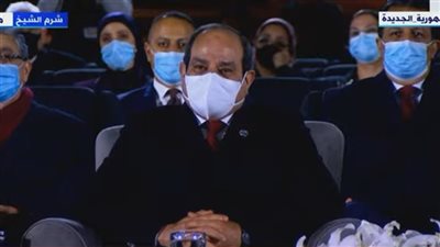 السيسي لـ إحدى المشاركات بمؤتمر شباب العالم: 