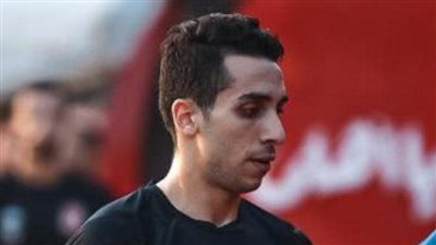 كريم فؤاد يؤدي جلسة علاج طبيعي في الجيم.. وراحة لصلاح محسن من المران