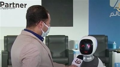 بعد انتهائه.. الروبوت إيمي تكشف دورها داخل منتدى شباب العالم (فيديو)