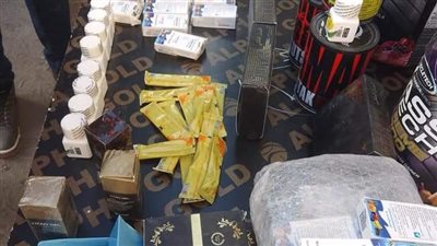 جمارك بورسعيد تضبط محاولة تهريب 5 بدل عسكرية وكمية من المنشطات الجنسية