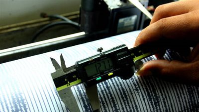 ثلاثة زلزال متتالية تضرب مناطق مختلفة في إيران