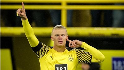 بوروسيا دورتموند يعلق على انتقادات هالاند