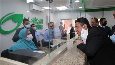 البريد المصري يفجر مفاجأة عن عدد عملائه (فيديو)