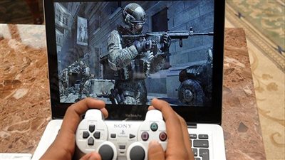 خبير يكشف كيفية حماية الأطفال من استخدام الإنترنت