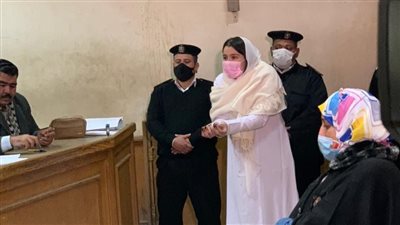 بدء جلسة إعادة إجراءات محاكمة فتاة التيك توك حنين حسام 