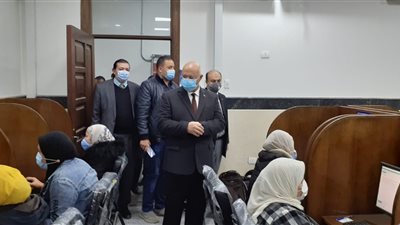 رئيس جامعة بنها يتفقد أعمال الامتحانات