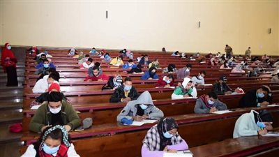 67 ألف طالب وطالبة يواصلون أداء امتحاناتهم بجامعة سوهاج