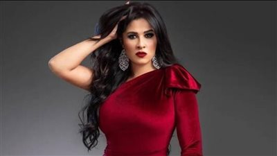 بعد تغيير ملامحها.. ياسمين عبد العزيز تتصدر تريند 