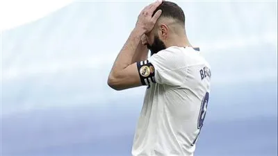 بنزيما يدفع 230 ألف يورو بسبب 
