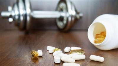 استشاري يُحذر من استخدام المنشطات دون حاجة لهذا السبب (فيديو)