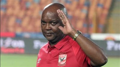 موسيماني يحسم موقفه من رحيل نجم الأهلي 