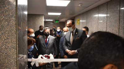 الأول من نوعه.. رئيس الرعاية الصحية يفتتح المسح الصحي لبرنامج رحلة حامل