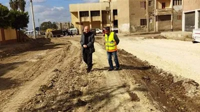 رئيس مدينة كفر شكر يتابع أعمال رصف كورنيش النيل بالقليوبية