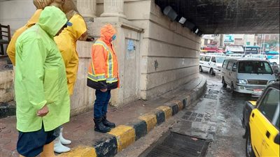رئيس صرف الإسكندرية: 4 سيارات بكل منطقة جاهزة للدفع خلال الأمطار 