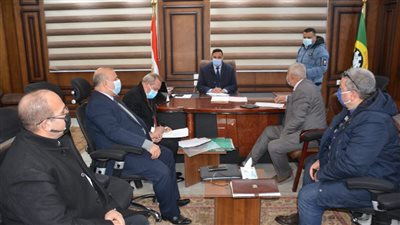 محافظ الدقهلية يبحث مشاكل المواطنين مع نواب البرلمان والشيوخ 