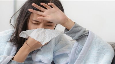 أستاذ باطنة يُحذر: الالتهابات الفيروسية قد تؤدي للوفاة بهذه الحالة (فيديو)