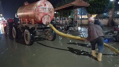 تعامل فوري لكسح مياه الأمطار من شوارع الدقهلية (صور) 