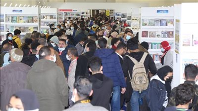 رئيس هيئة الكتاب: إقبال جماهيري غير مسبوق على إصدارات جناح هيئة الكتاب بأول ايام معرض القاهرة الدولي للكتاب في دورته 53