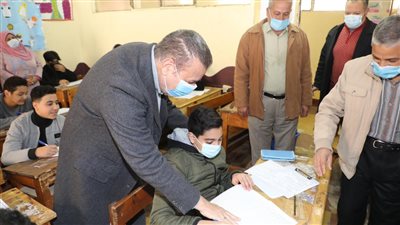 محافظ المنوفية يتفقد عددا من لجان امتحانات الشهادة الإعدادية