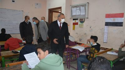 محافظ القليوبية يتفقد امتحانات الشهادة الإعدادية