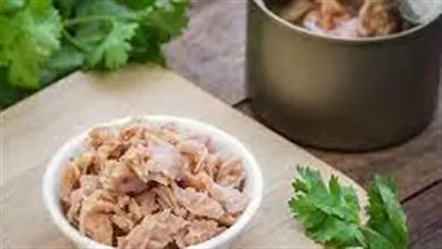 بعد مد صلاحية الأسماك.. اتحاد الصناعات يكشف مصير علب التونة