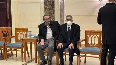 نقيب الصحفيين أول الحاضرين بعزاء الكاتب الراحل ياسر رزق