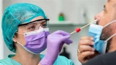 الصحة تكشف سبب تخفيض أسعار مسحات كورونا (فيديو)